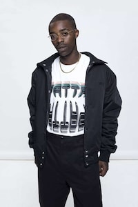 Graphic-Heavy Fall Streetwear Image 7
