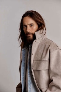 Neutral Celebrity-Headed Fashion Editorials Image 5