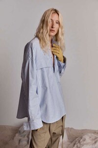 Neutral Celebrity-Headed Fashion Editorials Image 7