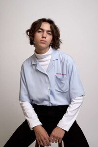 Singer-Designed Graphic Streetwear Image 5