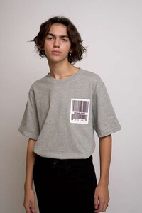 Singer-Designed Graphic Streetwear Image 6