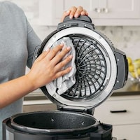 2-in-1 Pressure Cookers Image 8