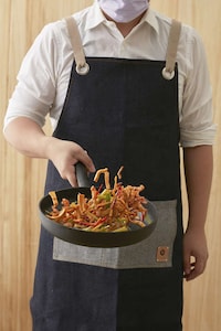 Demure Designer Cooking Pots Image 4
