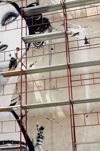 Super-Sized Street Art Image 2