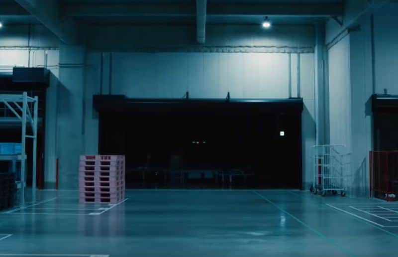 Fully Robotic Warehouses