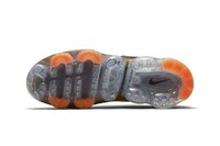 Leopard-Themed Running Shoes Image 5