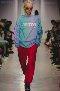 Travel-Inspired Iridescent Clothing Lines Image 2