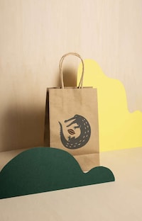 Jungle-Inspired Chocolate Bar Packaging Image 3