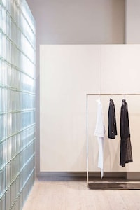 Minimalist Boutique Store Interiors Image 3