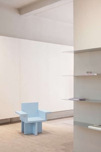 Minimalist Boutique Store Interiors Image 4