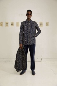Avant-Garde Holiday Apparel Image 6
