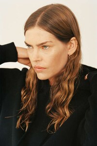Simplistic Sustainable Streetwear Image 2