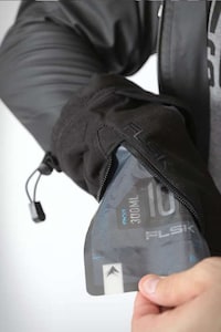 Flask-Equipped Winter Gloves Image 4