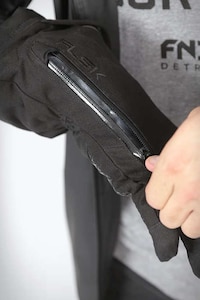 Flask-Equipped Winter Gloves Image 5