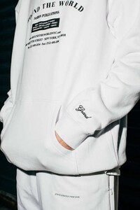 Minimalist High-Performance Skatewear Image 2
