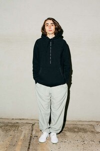 Minimalist High-Performance Skatewear Image 3