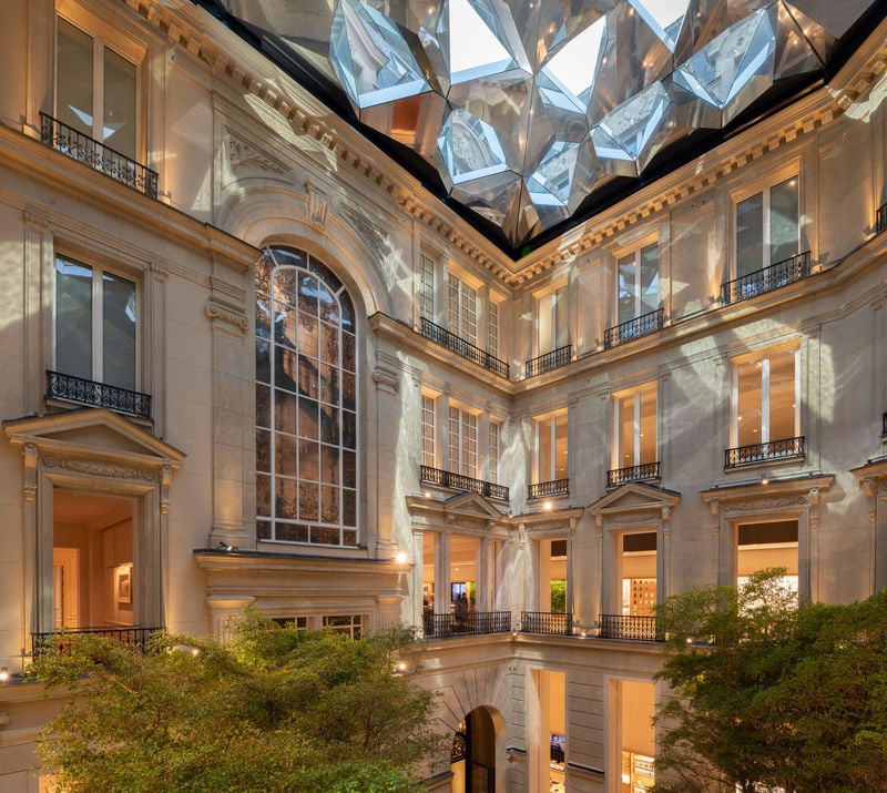 Apartment-Style Global Tech Stores