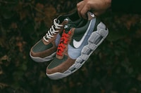 Hybrid Basketball Sneakers Image 4