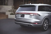 Well-Appointed American SUVs Image 4
