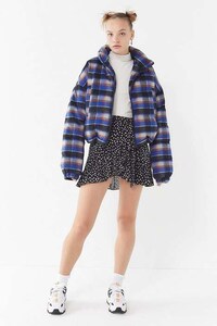 Vintage-Inspired Plaid Puffers Image 4