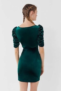 Modern Puffed-Sleeve Dresses Image 2