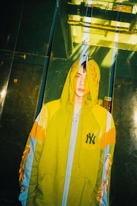 K-Pop Star-Modeled Baseball Apparel Image 5