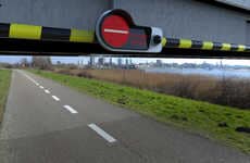 Vehicle Height-Analyzing Signs