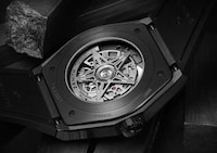 Neo-Traditional Blacked-Out Timepieces Image 3