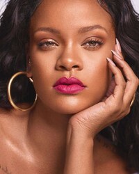 Holiday-Ready Matte Lipsticks Image 2