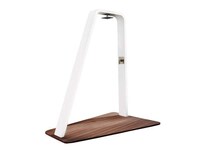 Artistically Arched Outdoor Showers Image 3