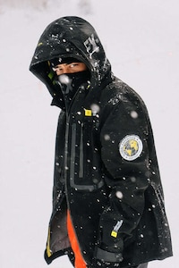 Snowboarding-Inspired Urbanwear Image 6