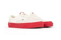 Chinese Holiday-Themed Canvas Shoes Image 2