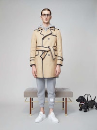 Expressive Ribbon-Adorned Menswear Image 3