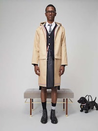 Expressive Ribbon-Adorned Menswear Image 5