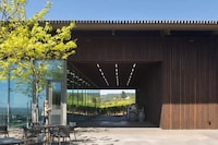 Glassy Wine Tasting Rooms Image 2