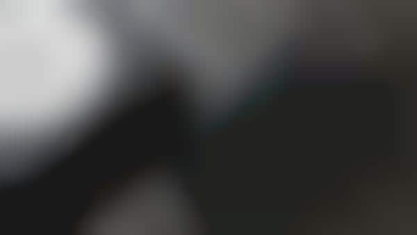 Port-Less Smartphone Designs
