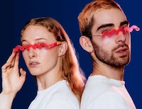 Social Media-Inspired Wavy Glasses Image 2