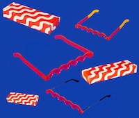 Social Media-Inspired Wavy Glasses Image 5