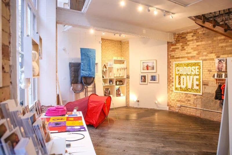 Refugee-Aiding Pop-Ups