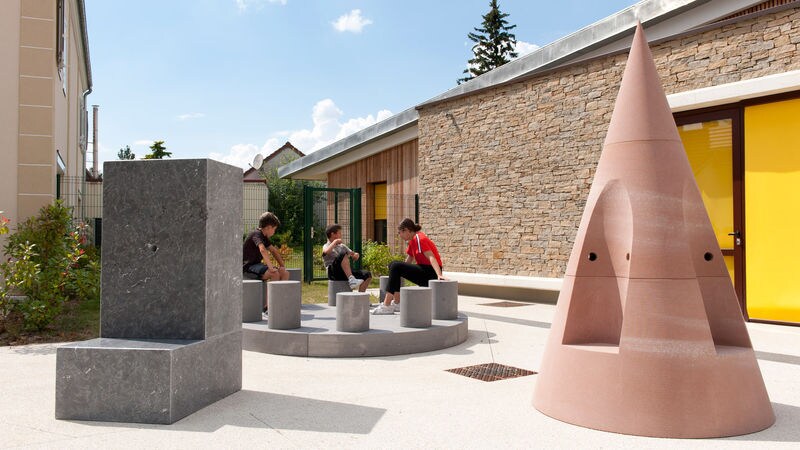 Interaction-Promoting Open Playgrounds