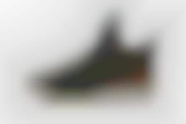 Fast Closure Sneakers