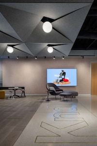 Open-Layout Workplace Designs Image 2