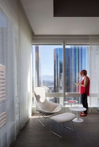 Open-Layout Workplace Designs Image 7