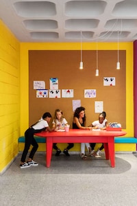 Colorful Refugee Children Schools Image 8