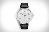Discreet Date Indicator Timepieces Image 3