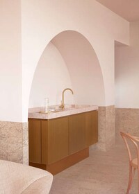 Elegant Rosy Hotel Interiors Image 5