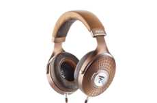 Luxurious Circum-Aural Headphones