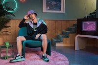80s-Inspired Bulky Sneakers Image 8