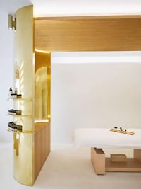Incredibly Luxurious Shop Interiors Image 3