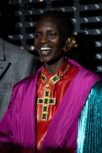 Mesmerizingly Theatrical Fashion Presentations Image 4